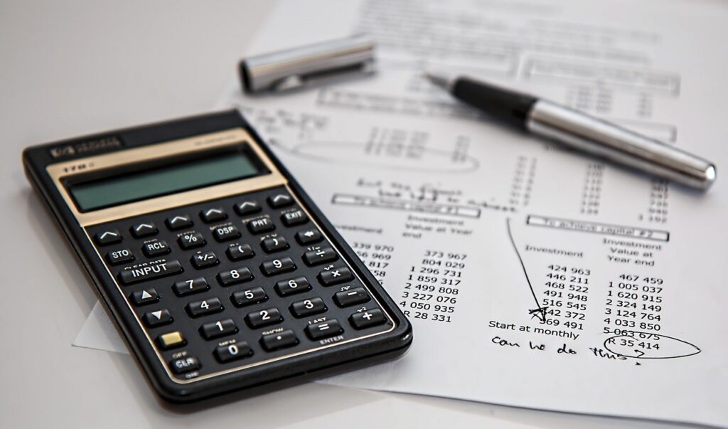Calculadora e finanças — como calcular ticket médio e receita por cliente