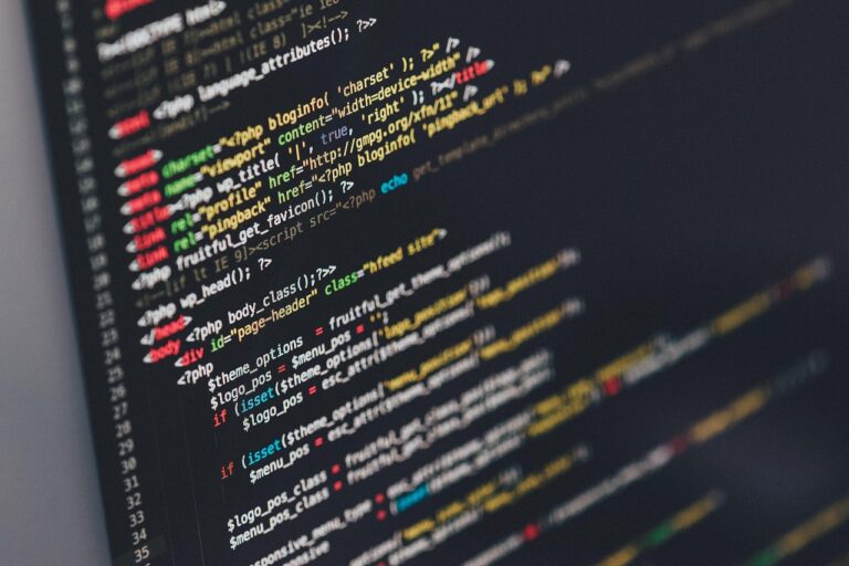 Código de programação em tela — robots.txt e configuração técnica de rastreamento