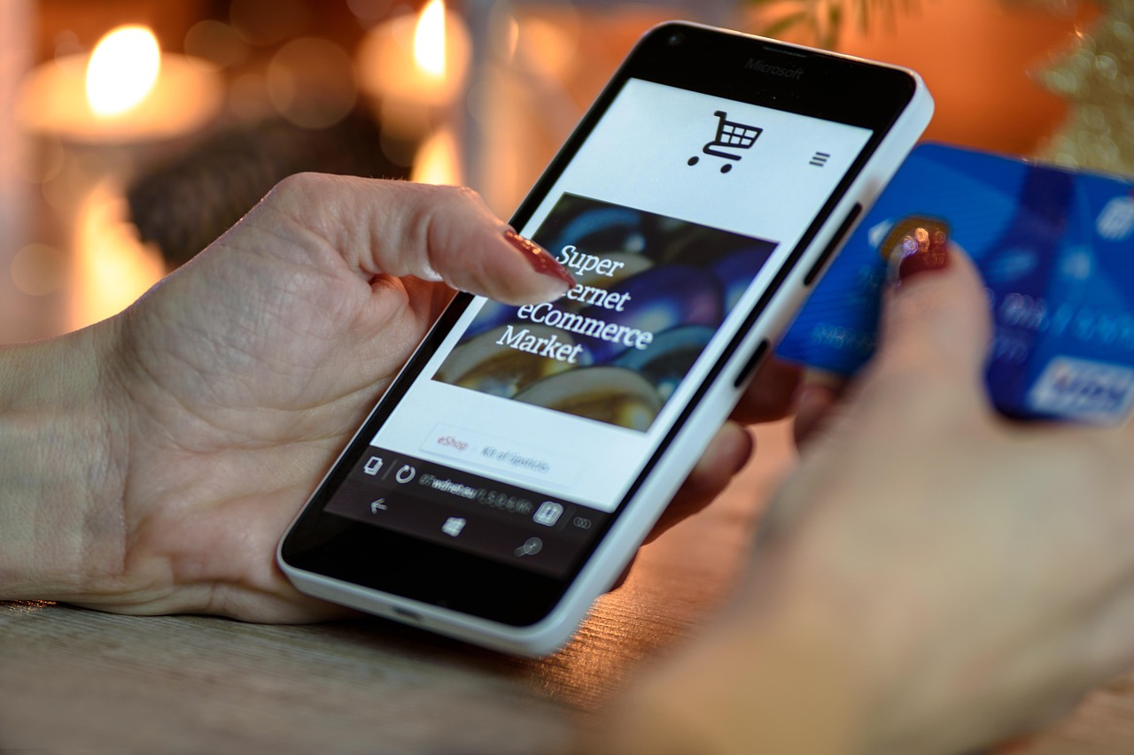 Compras online no smartphone — velocidade e Core Web Vitals para SEO em e-commerce mobile