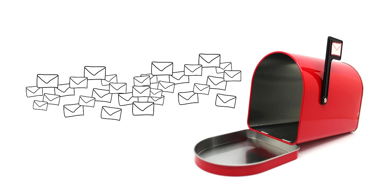 Email Marketing e SEO — como as duas estratégias se complementam Envelopes digitais — email marketing e SEO como canais complementares