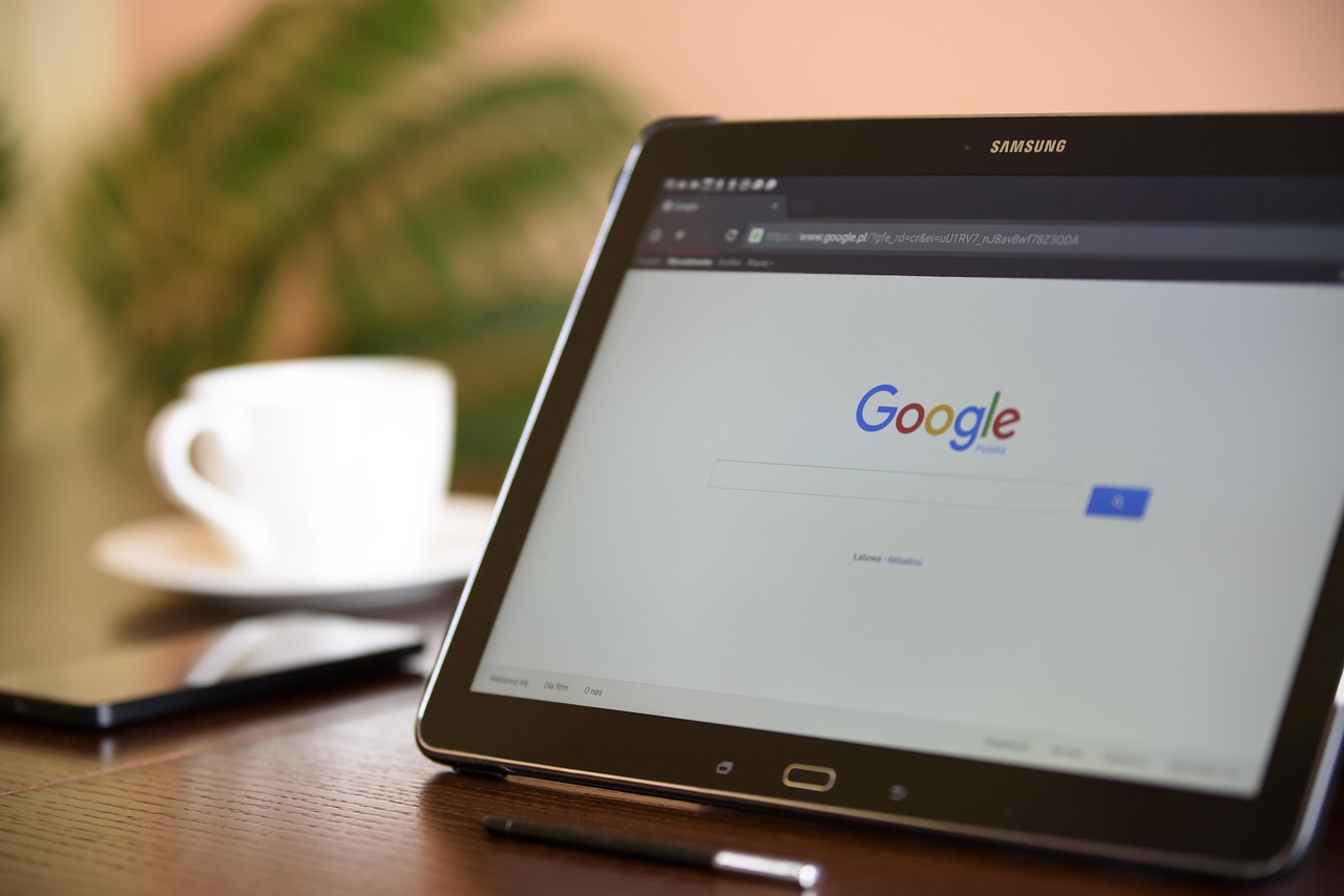 Tablet com Google — SEO para dispositivos móveis e busca responsiva