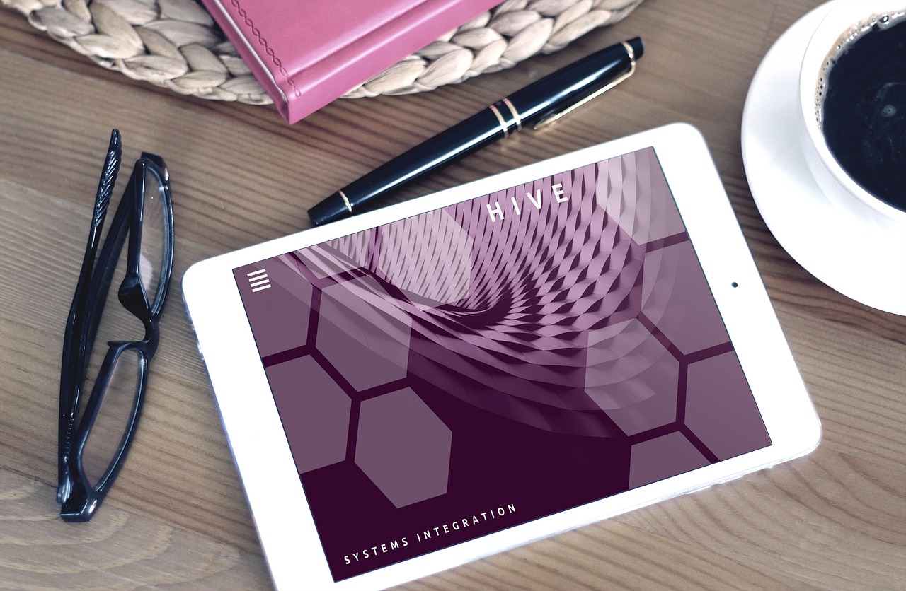 Web design mockup responsivo — UX mobile-first e design adaptativo